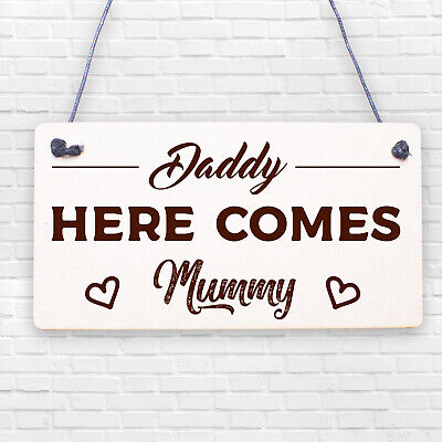 Daddy Here Comes Mummy Hanging Plaque Cute Page Boy Flower Girl Wedding Day Sign