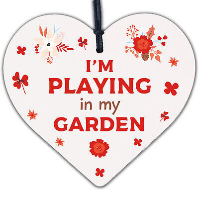 Novelty PLAYING IN MY GARDEN Wooden Hanging Heart Gardening Love Shed Sign GIFT